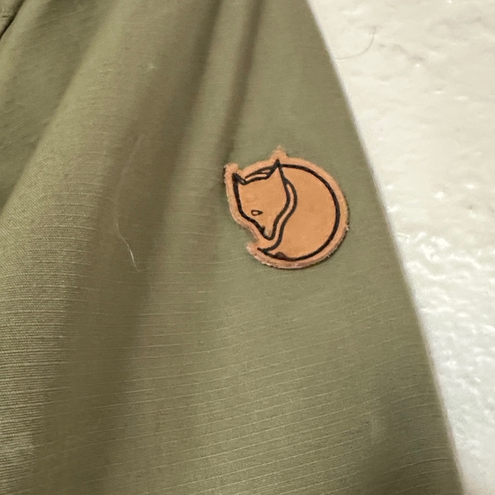 Fjallraven Women's Utility Jacket in Olive - Picture 7 of 8